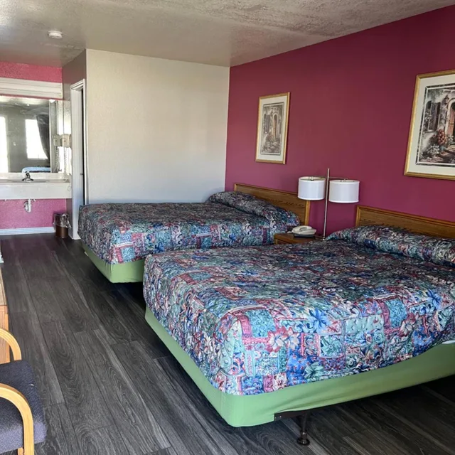 غرفة بسرير كوين، Country Inn Motel 6/10