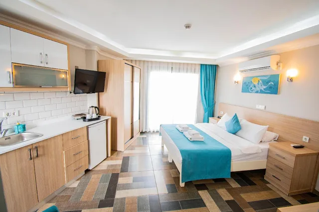 Room, Double Bed, Sea View, M Suite Hotel 7/10