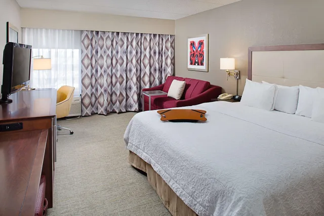 غرفة ديلوكس بسرير كينج، Hampton Inn Philadelphia/Willow Grove 1/10
