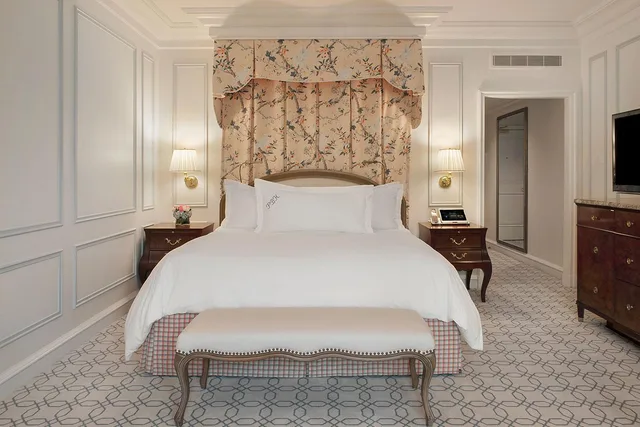 غرفة سوبيريور بسرير كينج، The Peninsula Beverly Hills 1/1