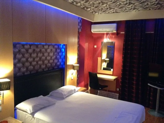 غرفة أساسية بسرير مزدوج بشرفة، Olympic Hotel 1/4