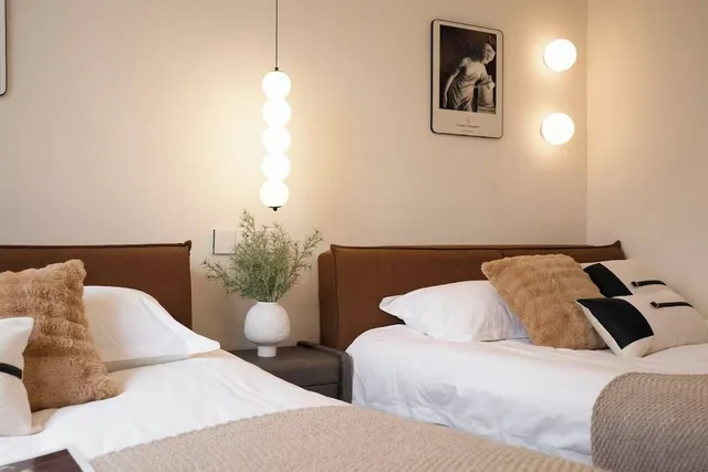 شقة إليت بسرير كوين وسريرين مزدوجين، Book and Bed-People's Square 6/10