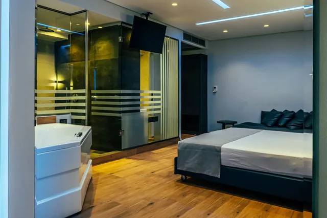 جناح بجاكوزي، Pines Hotel - Adults Only 1/2
