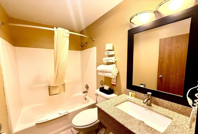 غرفة بسريرين كوين، Super 8 by Wyndham Melrose 3/3