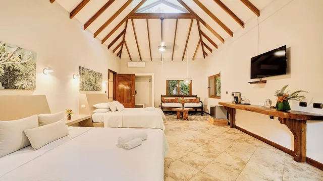 جناح جونيور بسريرين كوين بإطلالة على الحديقة، Cariblue Beach Jungle Resort 10/10