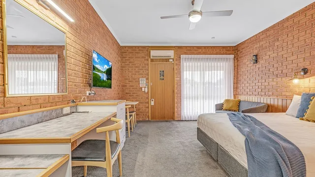 غرفة تنفيذية بسرير كينج، Golden River Motor Inn 4/10