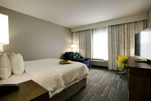 Room, Double Bed, with View, Doubletree By Hilton Austin University Area 3/4