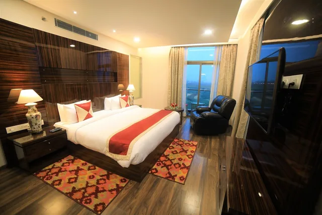 جناح استوديو بريميوم بسرير كينج لذوي الإعاقة، Hotel La New Delhi 2/2