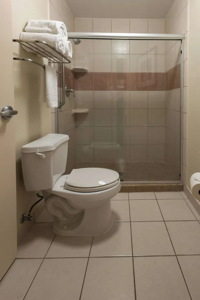 جناح بسرير كينج مع سرير سحّاب إضافي لذوي الإعاقة، Springhill Suites by Marriott Ridgecrest 2/4