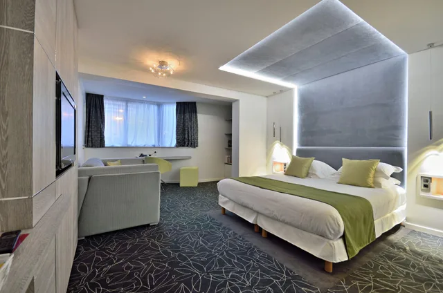 Junior Suite, Garden View, Cezanne 1/2