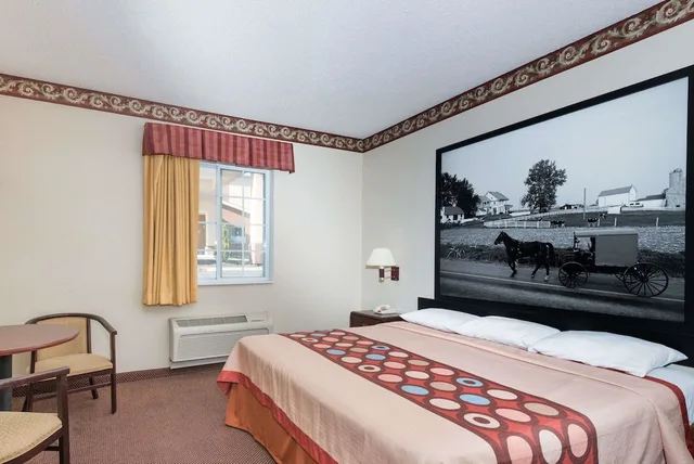غرفة بسرير كينج لذوي الإعاقة، Super 8 by Wyndham Harrisburg Hershey North 1/5
