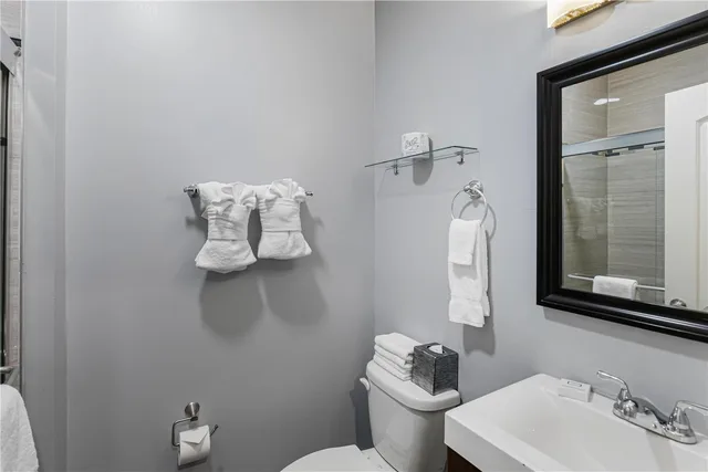 Room, Queen Bed, Hotel Chicago West Loop, SureStay Collection by Best Western 4/4