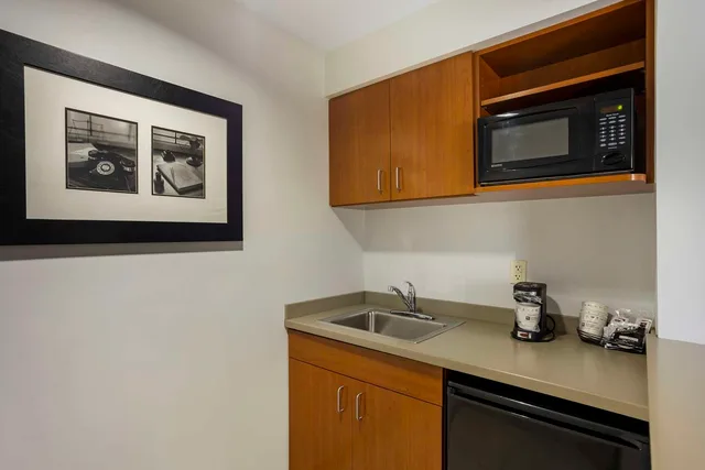 Suite, King Bed, Sofa, Best Western Dubois Hotel 6/6