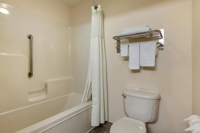 Standard, Queen Bed, Best Western Parsons Inn 4/6