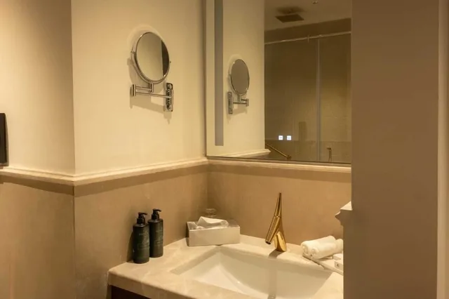 غرفة بسرير كينج، Wyndham Garden Udaipur Bhuwana 8/8
