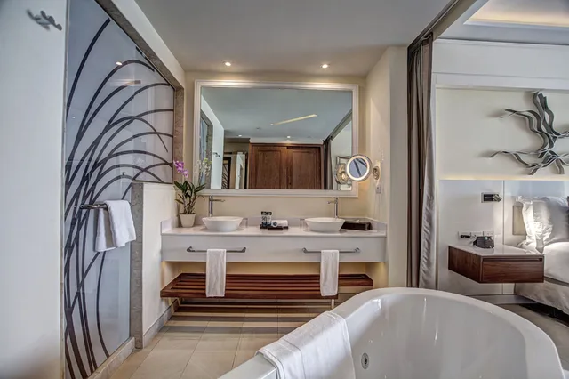 Swim Out, Sunset, Suite, 2 Queen Beds، Grand Lido Negril Au Naturel Resort All Inclusive Adults Only 7/8