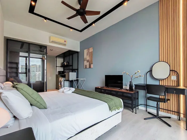 Skyline, Modern, Sanctuary, Deluxe, King Bed, Expressionz KLCC by Wodages 4/10