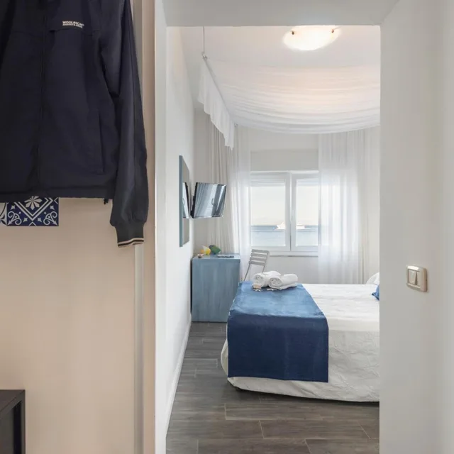 غرفة قياسية بسرير مزدوج بإطلالة على البحر، La Caletta Hotel 6/10