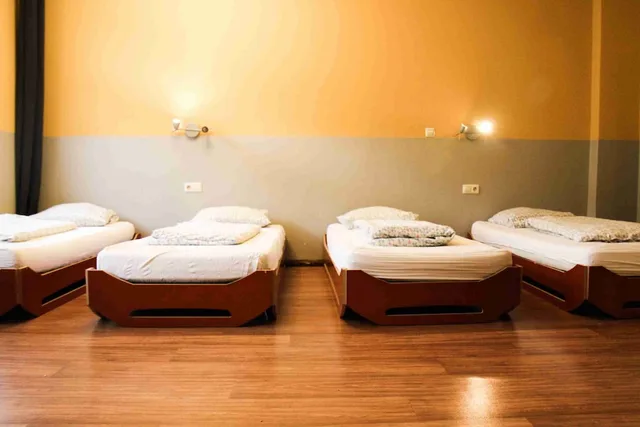 شقة بأربعة أسرّة بغرفة نوم واحدة بمطبخ، Sunflower Hostel 1/8