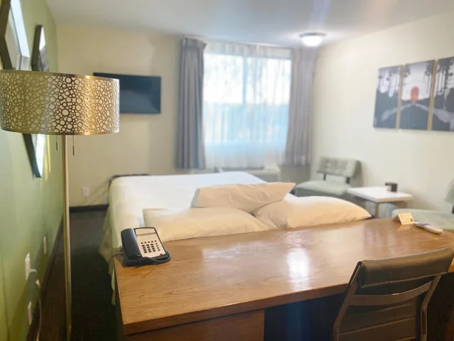 غرفة قياسية بسرير كوين، Redac Gateway Hotel 3/4