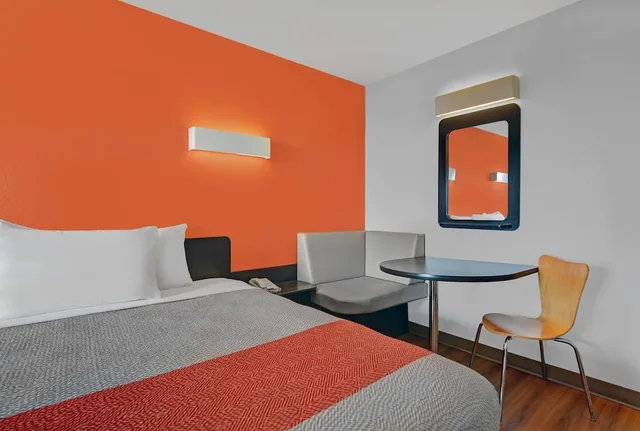 Premium, 2 Queen Beds, Motel6 Cutler Bay, FL - Miami 4/10