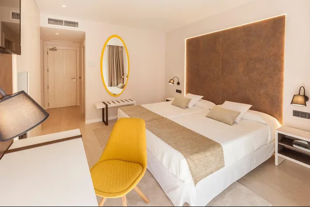 غرفة قياسية بسريرين منفصلين، Benidorm Centre - Adults Only 2/4