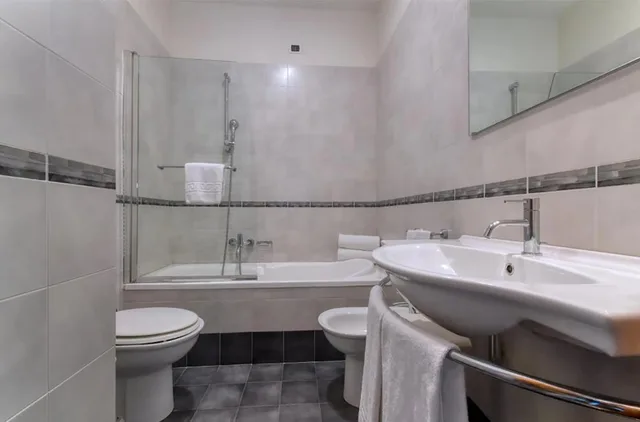 غرفة مفردة بسرير مزدوج بإطلالة، B&B HOTELS Park Hotel Mondovi 2/2