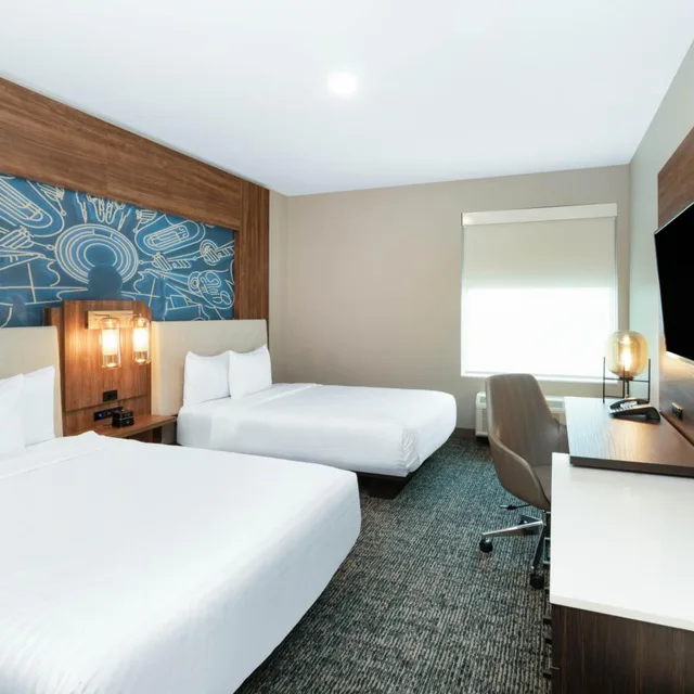 غرفة بسرير كوين لذوي الإعاقة، La Quinta Inn Suites By Wyndham Nashville Downtown Stadium 4/7