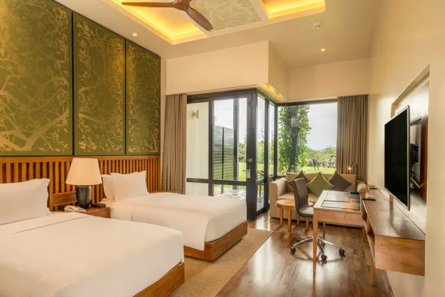 غرفة ديلوكس بسريرين منفصلين بإطلالة على الحديقة بشرفة، Doubletree By Hilton Weerawila Rajawarna Resort 1/4