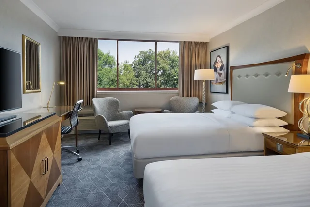 غرفة ديلوكس بسريرين مزدوجين، Delta Hotels by Marriott Swindon 1/3
