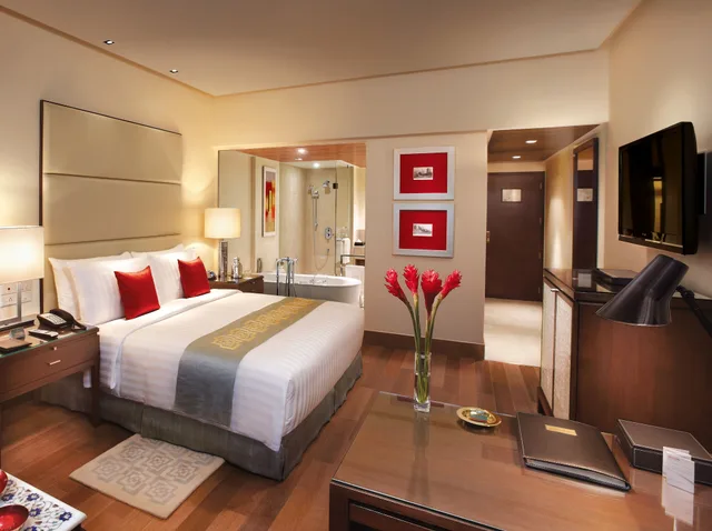 غرفة فاخرة بسرير كينج، The Oberoi Mumbai 3/7