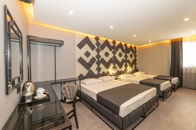 Standard, Quadruple, 4 Beds, White Palace Hotel 1/2