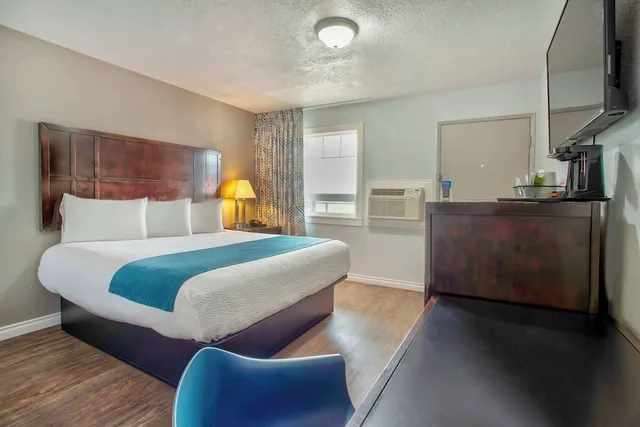 غرفة قياسية بسرير كينج، Studio6 Suites Albany, OR 1/7