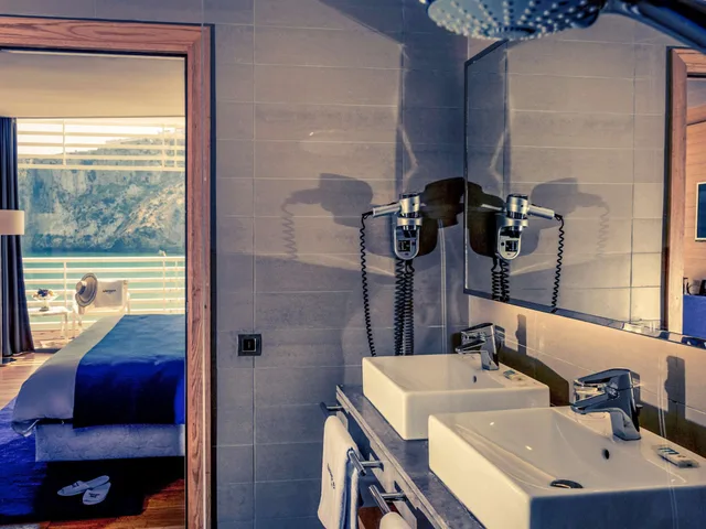 جناح سوبيريور بسرير فردي بإطلالة على البحر بشرفة، Mercure Quemado Resort 5/8