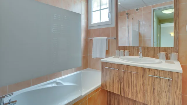 2 bedroom apartment 6 persons، Residence Le Domaine de Camiole - Vacanceole 3/3