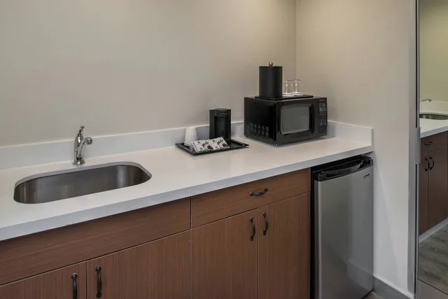 جناح بسرير كينج بغرفة نوم واحدة مع أريكة لذوي الإعاقة، Courtyard By Marriott Temecula Murrieta 5/5