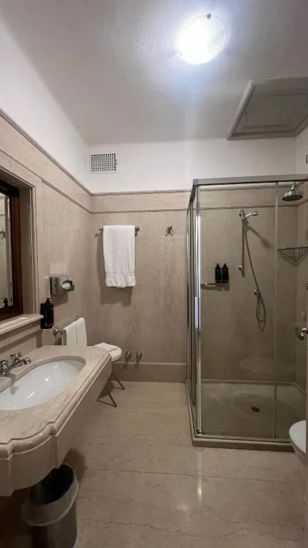 غرفة سوبيريور بسرير كينج بإطلالة على المدينة، Vittoria Hotel 10/10