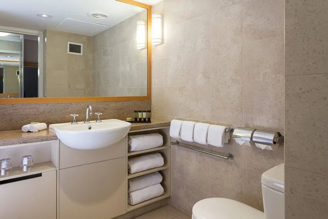 Premium Double Room + Entry to 4 Theme Parks + Twin Pack of Wine، SEA WORLD RESORT 4/4