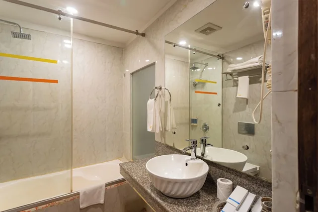 غرفة سوبيريور بسرير مزدوج، Yellow Pagoda Hotel 6/7
