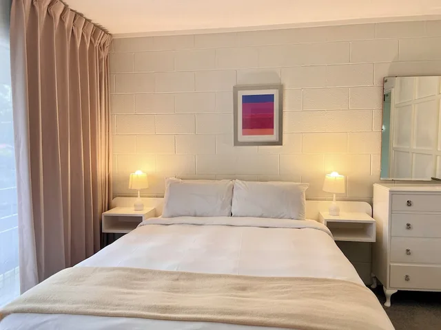 جناح جونيور بسرير كوين وسريرين فرديين بمطبخ، Mt Eden Motel 1/8