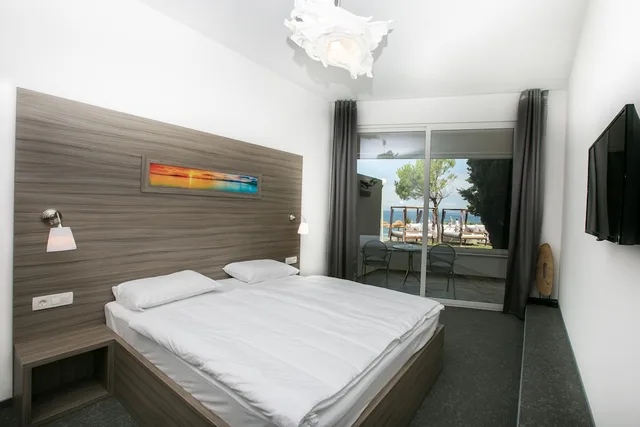 Superior, Queen Bed, Beach Front، Barbara Piran Beach Hotel And Spa 8/10