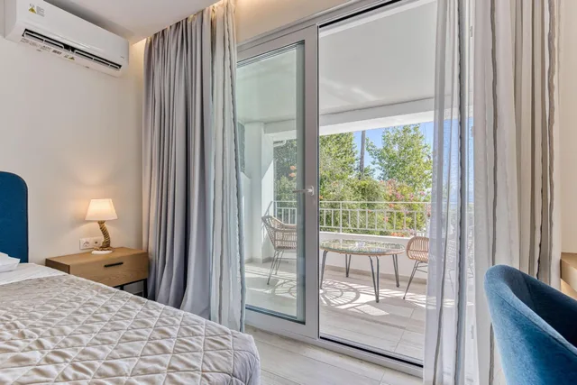 غرفة ديلوكس بسرير مزدوج أو سريرين منفصلين بإطلالة على البحر، Sirocco Hotel 4/10