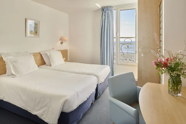 Comfort, Twin Beds, Sea Side, on the Side, Hotel Vacances Bleues Villa Caroline 1/3
