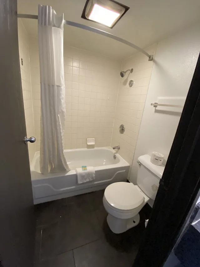 غرفة قياسية بسريرين كوين، Travelodge Cleveland/Willoughby 8/9