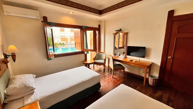 غرفة تنفيذية بسريرين منفصلين، KRESNA HOTEL WONOSOBO 2/2
