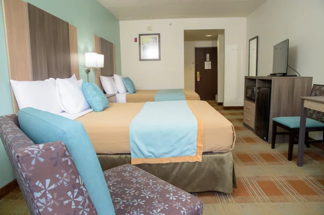 غرفة بسريرين كوين بشرفة، Pigeon River Inn 7/10