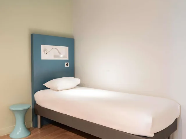 غرفة عائلية بسريرين منفصلين وسرير مزدوج وسريرين منفصلين، ibis budget Rouen Centre Rive Gauche 6/9