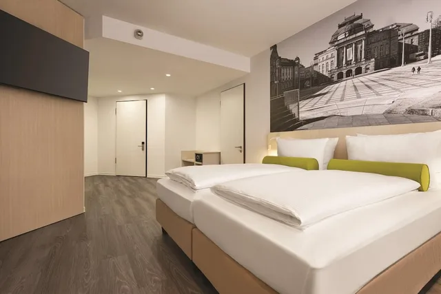غرفة قياسية بسريرين منفصلين لذوي الإعاقة، Super 8 by Wyndham Chemnitz 1/7