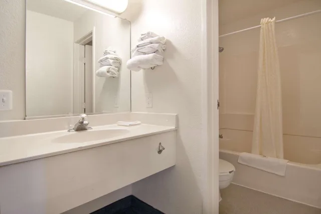 غرفة بسرير كوين للمدخنين، Motel6 Lakeville, MN - South - Lakeville 7/9