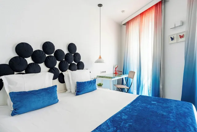 2 Rooms, Superior, Family, King and Twin Beds, Sauna، Hotel 34B Astotel (ex-Bergere Opera) 3/6